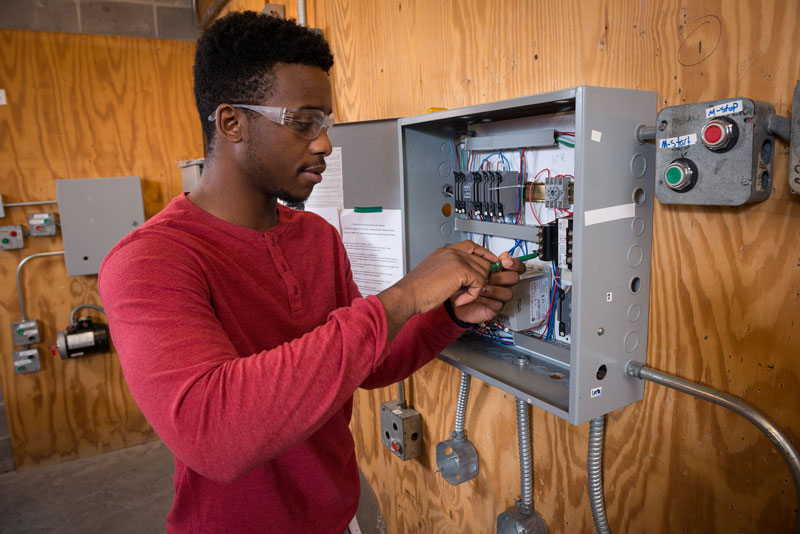 IBEW student working in Electrical lab